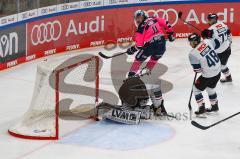 Penny DEL - Eishockey - Saison 2021/22 - ERC Ingolstadt - Nürnberg Ice Tigers - Der 5:0 Führungstreffer durch Louis-Marc Aubry (#11 ERCI) - Niklas Treutle Torwart (#31 Nürnberg) - Tim Bender (#77 Nürnberg) - jubel -  Foto: Jürgen Meyer