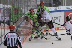 DEL - Eishockey - Saison 2020/21 - ERC Ingolstadt - Nürnberg Ice Tigers  - Mirko Höfflin (#10 ERCI) - Julius Karrer (#6 Nürnberg) - Foto: Jürgen Meyer