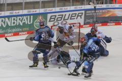 DEL - Eishockey - Saison 2020/21 - ERC Ingolstadt - EHC Red Bull München - Danny aus den Birken Torwart (#33 München) - Daniel Pietta (#86 ERCI) - Brandon Defazio (#24 ERCI) - Andrew Macwilliam (#2 München) - Foto: Jürgen Meyer