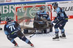 DEL; Playoffs; ERC Ingolstadt - Adler Mannheim; Halbfinale; auf der Hut, Torwart Kevin Reich (35 - ERC) Frederik Storm (9 - ERC) Justin Feser (71 - ERC)