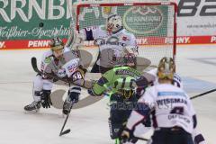 DEL - Eishockey - Saison 2020/21 - ERC Ingolstadt - Eisbären Berlin - Wojciech Stachowiak (#19 ERCI) schiesst auf das Tor - Mathias Niederberger Torwart (#35 Berlin) - Foto: Jürgen Meyer