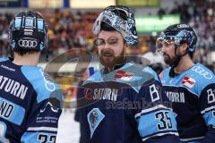 DEL; Playoffs; ERC Ingolstadt - DEG Düsseldorf; Sieg Jubel Freude Halbfinale erreicht, Fan Fankurve Banner Fahnen Spruchband Spieler bedanken sich bei den Fans, Torwart Kevin Reich (35 - ERC)