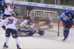 DEL - Eishockey - Saison 2020/21 - ERC Ingolstadt - EHC Red Bull München - Der 1:2 Anschlusstreffer durch Brandon Defazio (#24 ERCI) - Danny aus den Birken Torwart (#33 München) - jubel - Foto: Jürgen Meyer