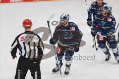 Penny DEL - Eishockey - Saison 2021/22 - ERC Ingolstadt - Augsburger Panther - Der 1:0 Führungstreffer durch Wayne Simpson (#21 ERCI) - jubel -  Foto: Stefan Bösl