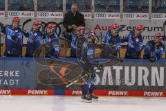 DEL - Eishockey - Saison 2020/21 - ERC Ingolstadt - Schwenninger Wild Wings - Der 3:0 Führungstreffer durch Morgan Ellis (#4 ERCI) - #jubel - beim abklatschen an der Bande - Foto: Jürgen Meyer