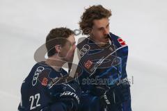 Penny DEL - Eishockey - Saison 2021/22 - ERC Ingolstadt - Kölner Haie - Louis-Marc Aubry (#11 ERCI) - Mathew Bodie (#22 ERCI) - bei der Starting Six -  Foto: Stefan Bösl