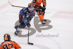 DEL; ERC Ingolstadt - Grizzlys Wolfburg; Luca Zitterbart (Nr.3 - ERC)