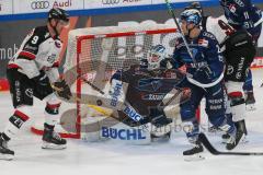 Penny DEL - Eishockey - Saison 2021/22 - ERC Ingolstadt - Kölner Haie - Karri Rämö Torwart (#31 ERCI) - Marcel Müller (#9 Köln) - Wayne Simpson (#21 ERCI) -  Foto: Stefan Bösl