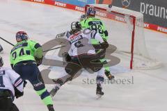 DEL - Eishockey - Saison 2020/21 - ERC Ingolstadt - Nürnberg Ice Tigers - Daniel Pietta (#86 ERCI) - Ilya Sharipov Torwart (43 Nürnberg) - Foto: Jürgen Meyer