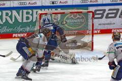 Penny DEL - Eishockey - Saison 2021/22 - ERC Ingolstadt - Eisbären Berlin -  Torwart Tobias Ancicka (Nr.45 - Eisbären Berlin) - Ben Marshall (#45 ERCI) - Foto: Jürgen Meyer