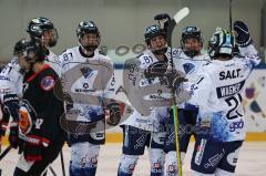 Im Bild: Tor für den ERC durch Celina Haider (#8 ERC Frauen) jubel mit Bernadette Karpf (#18 ERC Frauen) Sorsha Sabus (#14 ERC Frauen) Theresa Wagner (#21 ERC Frauen)
