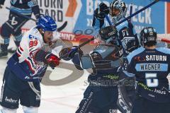 DEL; Playoffs; ERC Ingolstadt - Adler Mannheim; Halbfinale; Zweikampf Streit David Wolf (Nr.89 - Adler) Colton Jobke (7 - ERC)