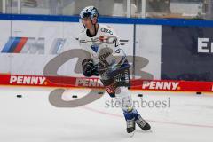 DEL - Vorbereitungsspiel - Saison 2021/22 - ERC Ingolstadt - Rytiri Kladno - Mathew Bodie (#22 ERCI) beim warm machen - Foto: Jürgen Meyer