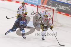 DEL - Eishockey - Saison 2020/21 - ERC Ingolstadt - Krefeld Pinguine - Frederik Storm (#9 ERCI) - Martin Karsums (15 Krefeld) - Foto: Jürgen Meyer