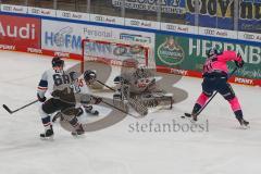 Penny DEL - Eishockey - Saison 2021/22 - ERC Ingolstadt - Nürnberg Ice Tigers - Louis-Marc Aubry (#11 ERCI) -  Niklas Treutle Torwart (#31 Nürnberg) -Tim Fleischer (#19 Nürnberg) -  Foto: Jürgen Meyer