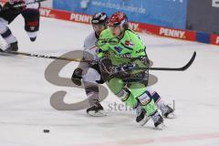 DEL - Eishockey - Saison 2020/21 - ERC Ingolstadt - Nürnberg Ice Tigers  - Tim Wohlgemuth (#33 ERCI) - Marcel Kurth (#10 Nürnberg) - Foto: Jürgen Meyer
