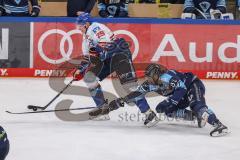 DEL; Playoffs; ERC Ingolstadt - Adler Mannheim; Halbfinale; Zweikampf Stefan Matteau (17 ERC) Denis Reul (Nr.29 - Adler)