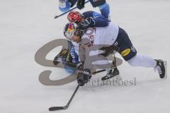 DEL - Eishockey - Saison 2020/21 - ERC Ingolstadt - EHC Red Bull München - Daniel Pietta (#86 ERCI) - Yannic Seidenberg (#36 München) im Zweikampf - Foto: Jürgen Meyer