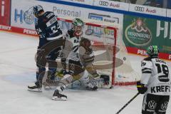 Penny DEL - Eishockey - Saison 2021/22 - ERC Ingolstadt - Krefeld Pinguine - Der 1:0 Führungstreffer durch Emil Quaas (#20 ERCI) - jubel - Brandon Defazio (#24 ERCI) - Jesper Jensen Aabo (#44 Krefeld) - Nikita Quapp Torwart (#31 Krefeld) -  Foto: Jürgen M