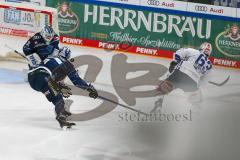 Penny DEL - Eishockey - Saison 2021/22 - ERC Ingolstadt - Schwenninger Wild Wings -  Karri Rämö Torwart (#31 ERCI) - Colton Jobke (#7 ERCI) - Manuel Alberg (#63 Schwenningen)  - Foto: Jürgen Meyer