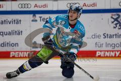 Penny DEL - Eishockey - Saison 2021/22 - ERC Ingolstadt - Krefeld Pinguine - Koch Davis (#58 ERCI) - beim warm machen -  Foto: Jürgen Meyer