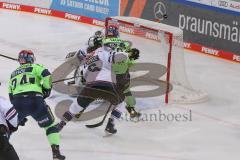 DEL - Eishockey - Saison 2020/21 - ERC Ingolstadt - Nürnberg Ice Tigers - Daniel Pietta (#86 ERCI) - Ilya Sharipov Torwart (43 Nürnberg) - Foto: Jürgen Meyer