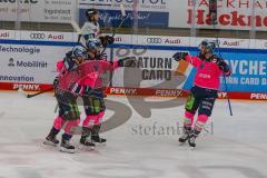 Penny DEL - Eishockey - Saison 2021/22 - ERC Ingolstadt - Nürnberg Ice Tigers - Der 4:0 Führungstreffer durch Frederik Storm (#9 ERCI) - jubel - Justin Feser (#71 ERCI) -  Colton Jobke (#7 ERCI) - Foto: Jürgen Meyer