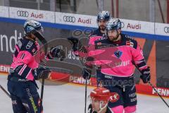 DEL - ERC Ingolstadt - Nürnberg Ice Tigers; Tor Jubel Treffer 4:0 Brandon DeFazio (24 - ERC) Louis-Marc Aubry (11 - ERC) Mirko Höfflin (10 - ERC)