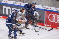 DEL - Eishockey - ERC Ingolstadt - Eisbären Berlin - Emil Quaas (20 - ERC) Brandon DeFazio (24 - ERC)