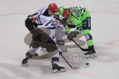 DEL - Eishockey - Saison 2020/21 - ERC Ingolstadt - Nürnberg Ice Tigers - Bully - Tim Wohlgemuth (#33 ERCI) - Patrick Reimer (#17 Nürnberg) - Foto: Jürgen Meyer