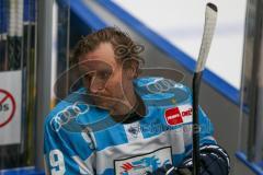 Penny DEL - Eishockey - Saison 2021/22 - ERC Ingolstadt - Krefeld Pinguine - Frederik Storm (#9 ERCI) nach dem  warm machen -  Foto: Jürgen Meyer