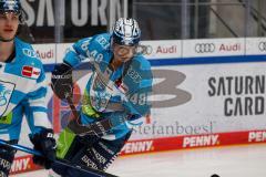 Penny DEL - Eishockey - Saison 2021/22 - ERC Ingolstadt - Krefeld Pinguine - Tim McGauley (#23 ERCI) beim warm machen  -  Foto: Jürgen Meyer