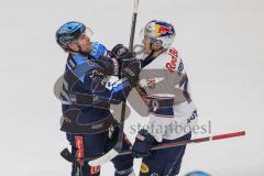DEL; Playoffs; ERC Ingolstadt - EHC Redbull München; Zweikampf Streit Hüttl Leon (25 ERC) Krening Philipp (79 RBM)