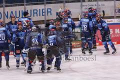 DEL - ERC Ingolstadt - EHC Red Bull München - Brandon DeFazio (24 ERC) erzielt das erlösende Tor zum 5:4, München scheidet aus. ERC Ingolstadt im Halbfinale, Tor Jubel