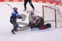 DEL - ERC Ingolstadt - Kölner Haie - Siegtreffer Ryan Kuffner (12 - ERC) gegen Torwart Justin Pogge (Nr.49 - Kölner Haie)Tor Jubel