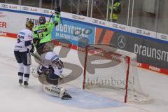 DEL - Eishockey - Saison 2020/21 - ERC Ingolstadt - Eisbären Berlin - Der 1:0 Führungstreffer durch Louis-Marc Aubry (#11 ERCI) - Mathias Niederberger Torwart (#35 Berlin) - jubel - Foto: Jürgen Meyer