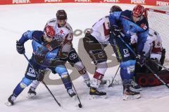 DEL - ERC Ingolstadt - Kölner Haie - Ryan Kuffner (12 - ERC) Jan Luca Sennhenn (Nr.17 - Kölner Haie) Colin Ugbekile (Nr.79 - Kölner Haie) Louis-Marc Aubry (11 ERC) bei Torwart Justin Pogge (Nr.49 - Kölner Haie)