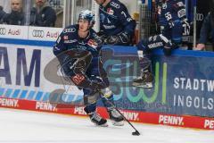 Penny DEL - Eishockey - Saison 2021/22 - ERC Ingolstadt - Fischtown Pinguins Bremerhaven -  Louis-Marc Aubry (#11 ERCI) - Foto: Jürgen Meyer