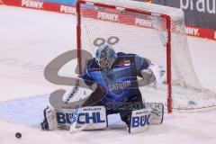 DEL - ERC Ingolstadt - Eisbären Berlin - Playoffs HF - Torwart Michael Garteig (34 ERC) hält