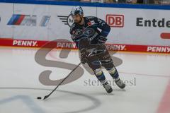 Penny DEL - Eishockey - Saison 2021/22 - ERC Ingolstadt - Schwenninger Wild Wings -  Louis Brune (#50 ERCI) - Foto: Jürgen Meyer