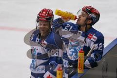 DEL - Eishockey - Saison 2020/21 - ERC Ingolstadt - Augsburger Panther - Wayne Simpson (#21 ERCI) und Daniel Pietta (#86 ERCI) beim warm machen - Foto: Jürgen Meyer