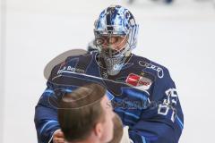 Penny DEL - Eishockey - Saison 2021/22 - ERC Ingolstadt - Schwenninger Wild Wings -  Kevin Reich Torwart (#35 ERCI) vor dem Spiel - Foto: Jürgen Meyer