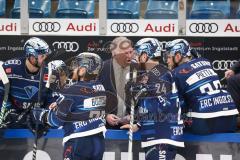 Penny DEL - Pre-Playoff - Spiel 2 - Eishockey - Saison 2021/22 - ERC Ingolstadt - Kölner Haie - Doug Shedden (Cheftrainer ERCI)nimmt eine Auszeit -  Foto: Jürgen Meyer