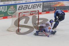 DEL - Eishockey - Saison 2020/21 - ERC Ingolstadt - EHC Red Bull München - Brandon Defazio (#24 ERCI) trifft beim Penaltyschiessen zum Siegtreffer 3:2 - Danny aus den Birken Torwart (#33 München) - jubel - Foto: Jürgen Meyer