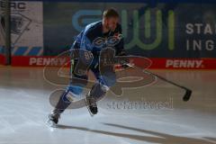 DEL - Eishockey - Saison 2020/21 - ERC Ingolstadt - Schwenninger Wild Wings - Daniel Pietta (#86 ERCI) beim Einlaufen - Foto: Jürgen Meyer