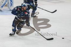 Penny DEL - Eishockey - Saison 2021/22 - ERC Ingolstadt - Grizzlys Wolfsburg - Daniel Pietta (#86 ERCI) -  Foto: Jürgen Meyer