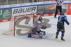 DEL - Eishockey - Saison 2020/21 - ERC Ingolstadt - EHC Red Bull München - Der 2:2 Ausgleichstreffer durch Mathew Bodie (#22 ERCI) - Danny aus den Birken Torwart (#33 München) - Frederik Storm (#9 ERCI) - jubel - Foto: Jürgen Meyer