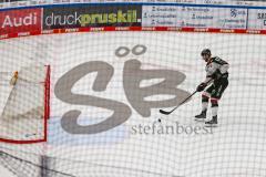 Penny DEL - Eishockey - Saison 2021/22 - ERC Ingolstadt - Kölner Haie - Der 2:5 Führungstreffer durch Lucas Dumont (#13 Köln) - Empty net goal - jubel -  Foto: Stefan Bösl