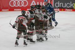 Penny DEL - Eishockey - Saison 2021/22 - ERC Ingolstadt - Kölner Haie - Der 1:2 Führungstreffer durch Marcel Barinka (#71 Köln) - Jon Matsumoto (#10 Köln) - Alex Roach (#44 Köln) -  -  Foto: Stefan Bösl