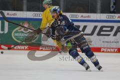 Penny DEL - Eishockey - Saison 2021/22 - ERC Ingolstadt - Krefeld Pinguine - Tim McGauley (#23 ERCI) -  Foto: Jürgen Meyer